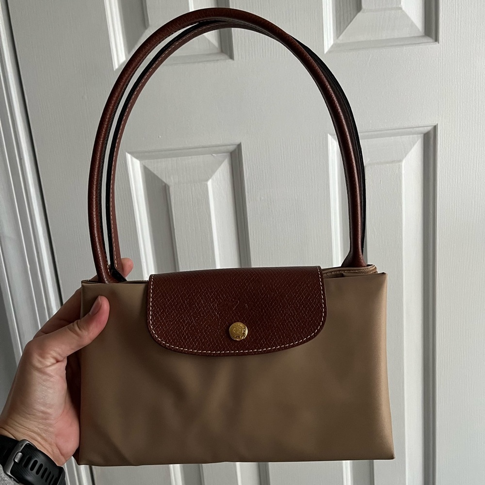 Beige LongChamp LePiliage shoppers tote